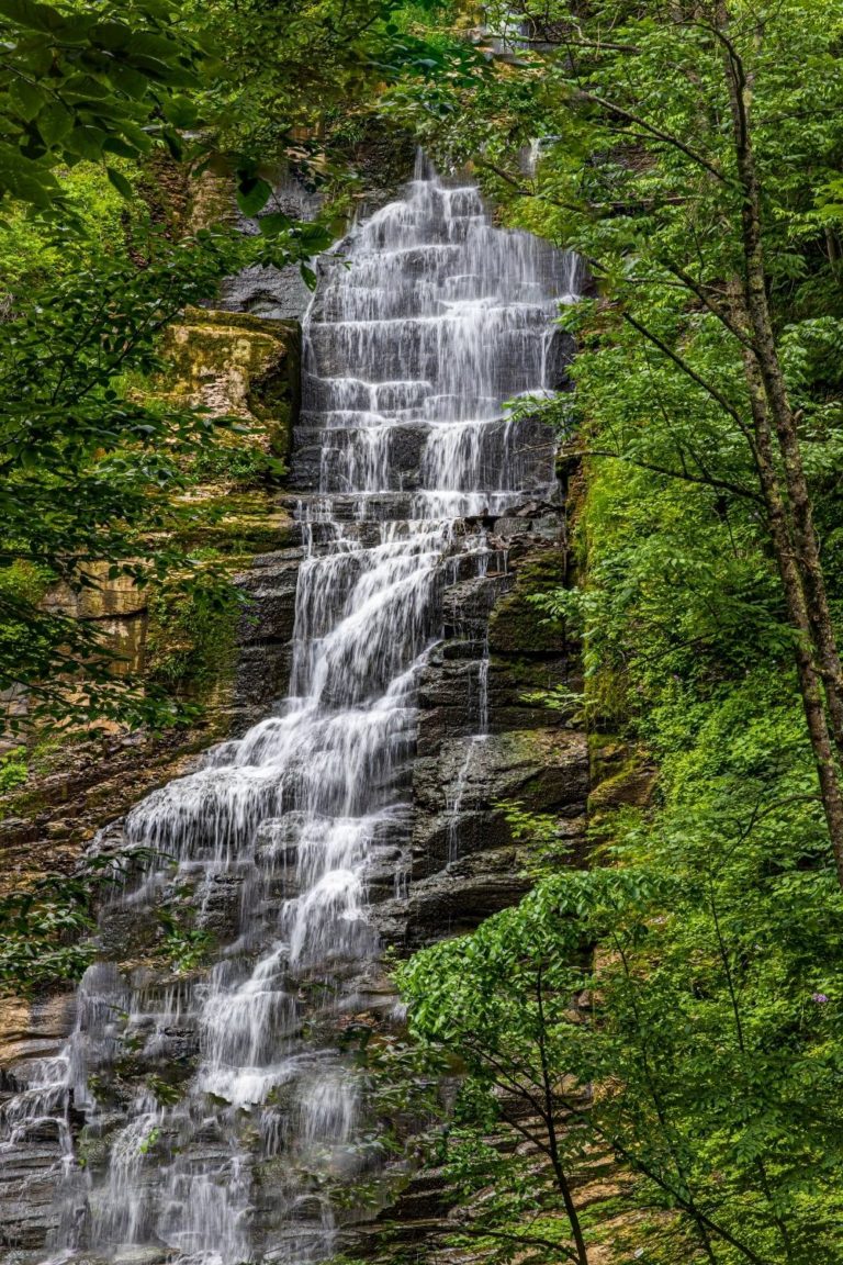 30 Best Waterfalls in New York with Secret Local Tips to find them!