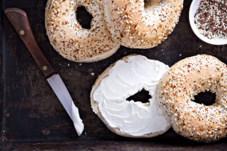 19 Best Bagels In Brooklyn - Amazing Local's Guide For 2022